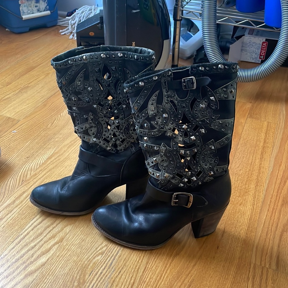 Frye Ilana Deci Black Hand-studded metal embellishment western boot size 9 US